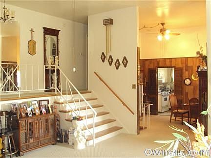 stairway to bedrooms