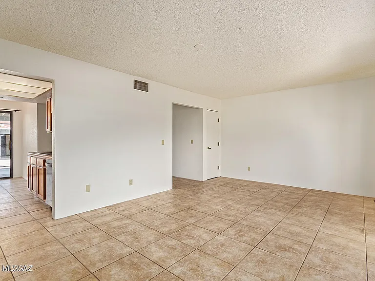 3546 E 3rd St — Photo 3