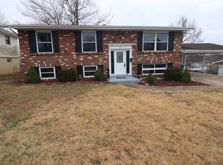 512 N 9th St, De Soto, MO 63020