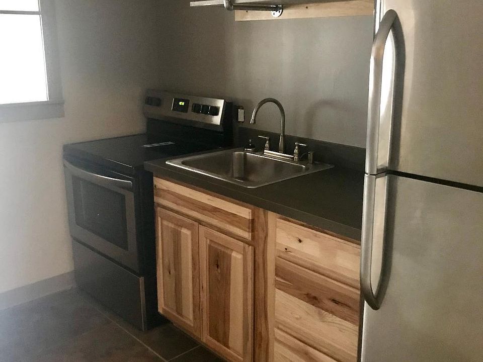 1st image of 1640 Holdrege St APT 210