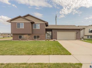 8801 W Stoney Creek St, Sioux Falls, SD 57106