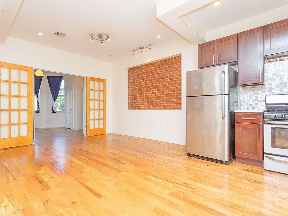 1st image of 778 Lincoln Pl #2RFX