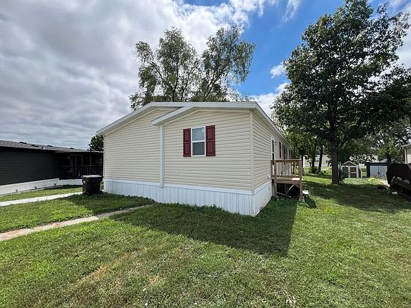 4th image of 1440 W Plum St #206