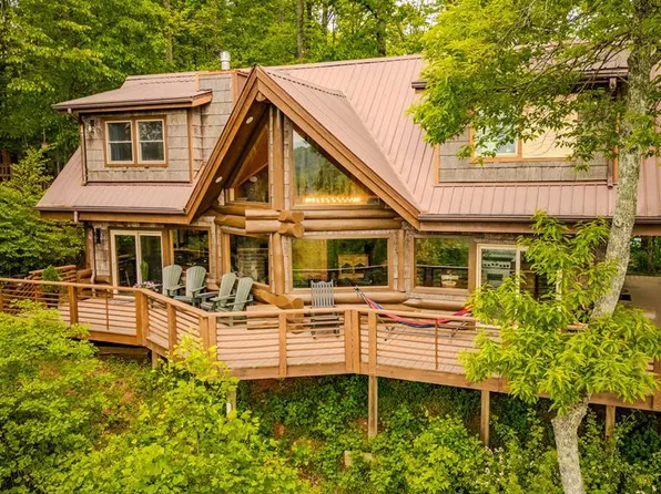 743 Doubletree Ln, Bryson City, NC 28713