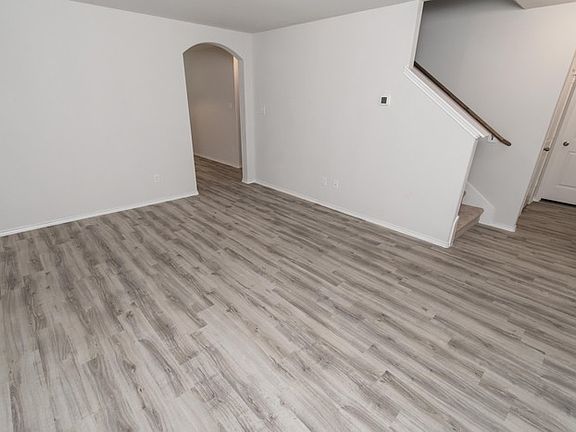 2nd image of 1122 Marquis Dr