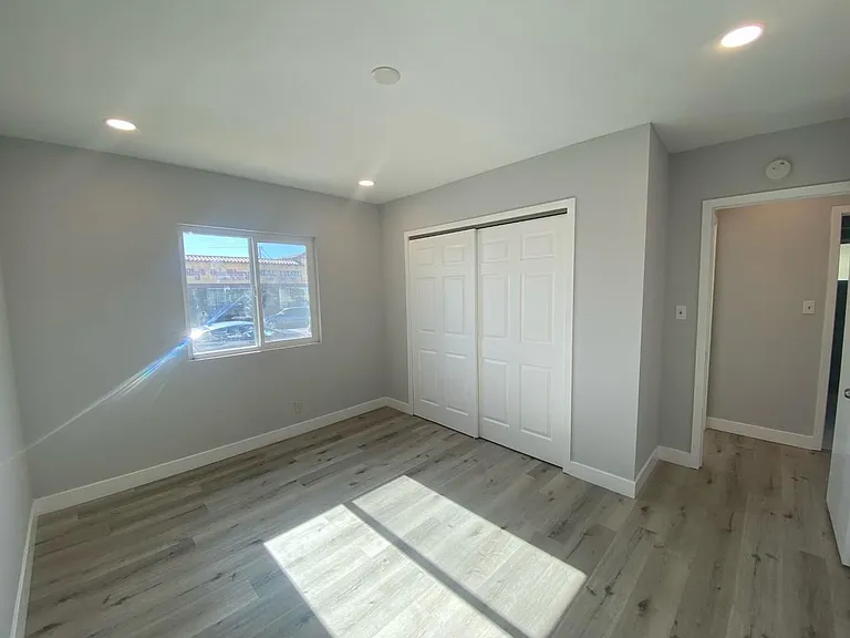 1057 E Hyde Park Blvd #A — Photo 14