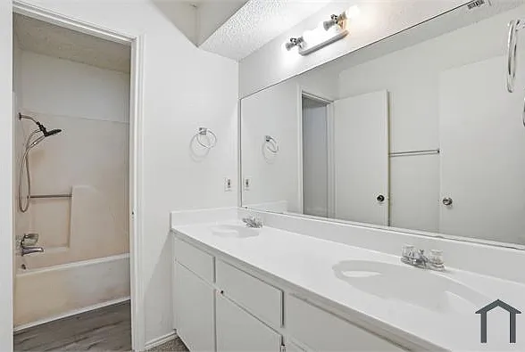 201 Cambridge Dr — Photo 20