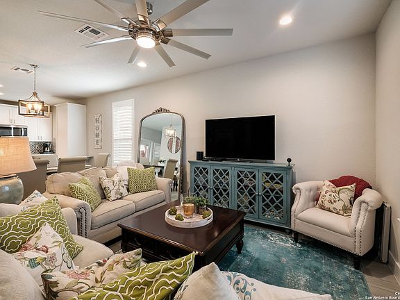 4th image of 2731 DEL PILAR DR
