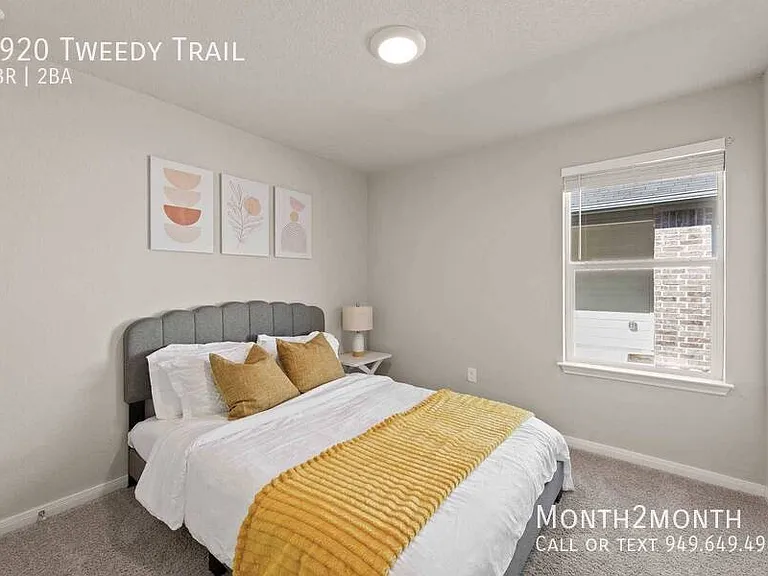 2920 Tweedy Trl — Photo 11