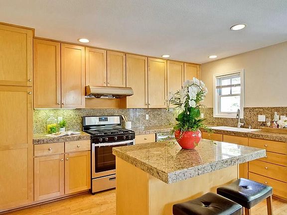 5th image of 529 Driscoll Pl #1