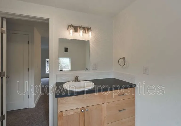 624 NW 22nd Ave #UPPER — Photo 7