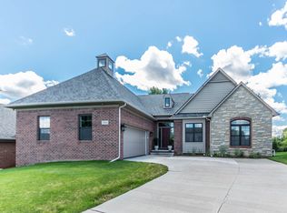 2361 Quaker Ridge Dr, Ann Arbor, MI 48108