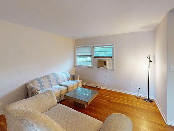 2nd image of 130 Apple Tree Rd APT B