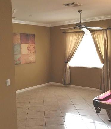 4th image of 3158 N Greenleaf Cir