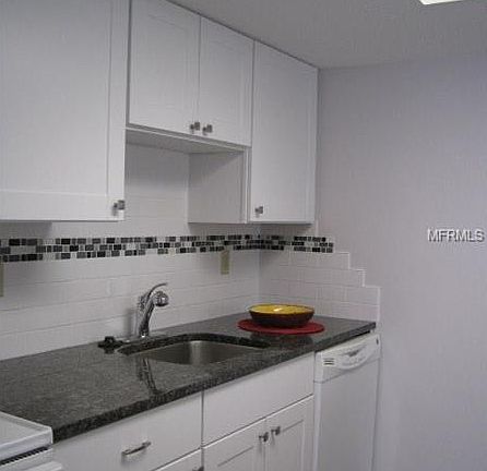 3rd image of 129 Camphor Cir APT D
