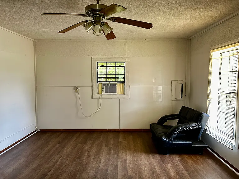 313 Mahlon St — Photo 3