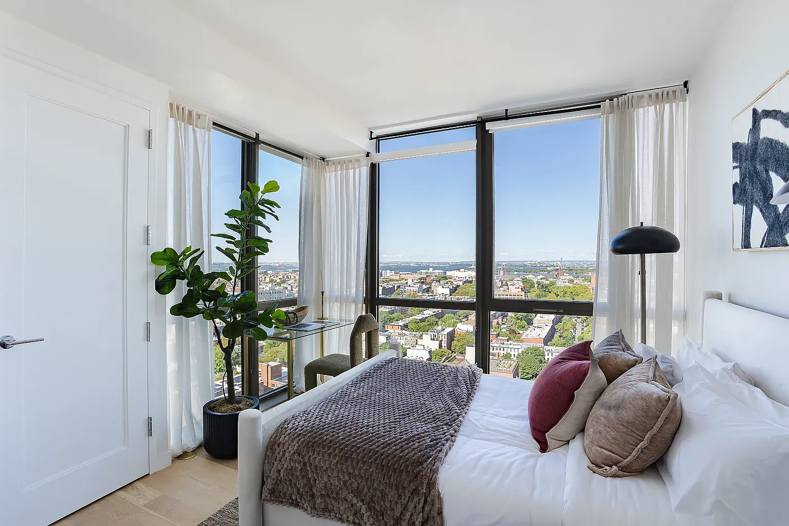 325 Bond Street — Photo 3