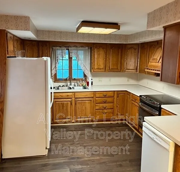 37 N Front St — Photo 3