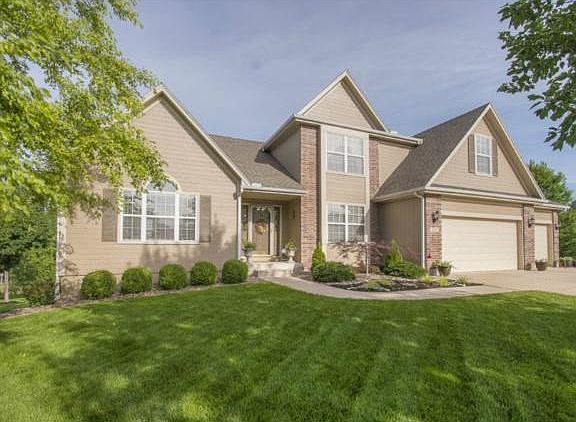 2nd image of 1613 SW Cross Creek Pl
