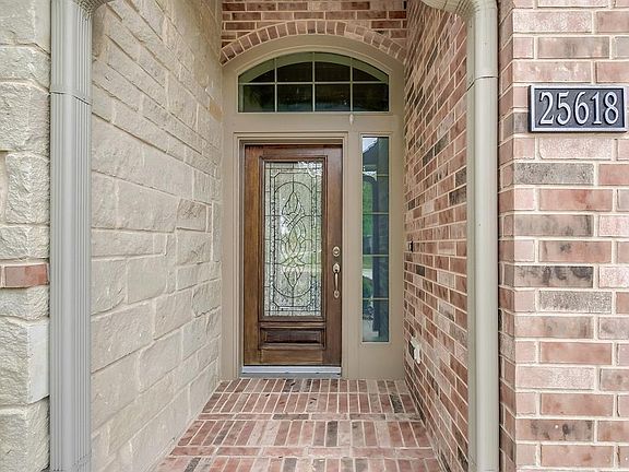 3rd image of 25618 Canyon Sands Ln