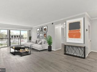 1300 Army Navy Dr APT 204, Arlington, VA 22202