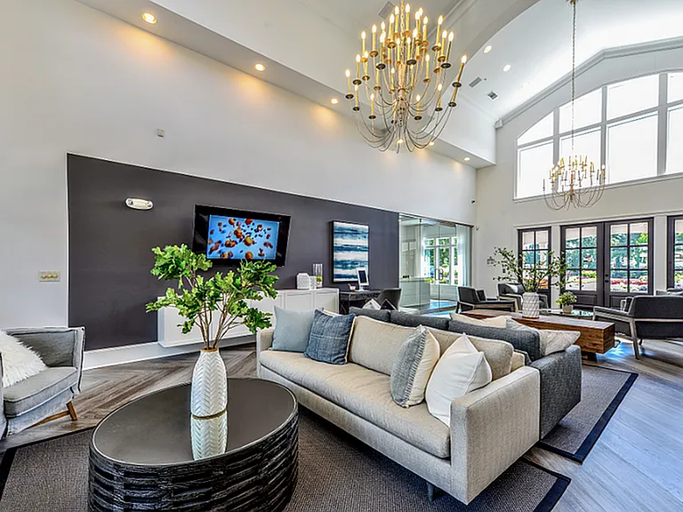Avana North Point — Photo 25