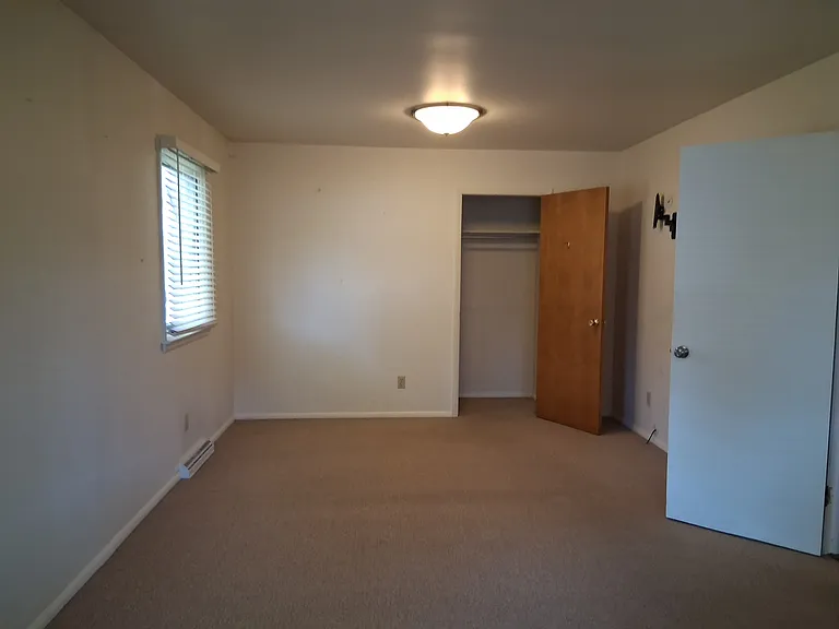 210 Elm St — Photo 10