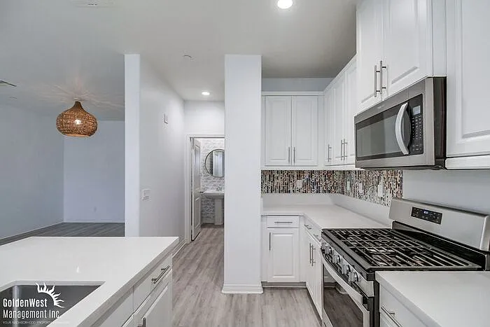 3 bed, 2.5 bath, 1544 sqft, $3,895 — Photo 3