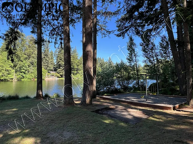 7439 Kittiwake Dr SE — Photo 3