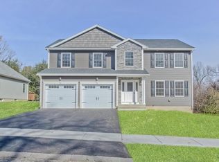 122 Barrington Dr, Springfield, MA 01129