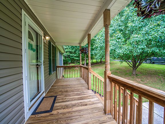 4th image of 2954 Teton Dr