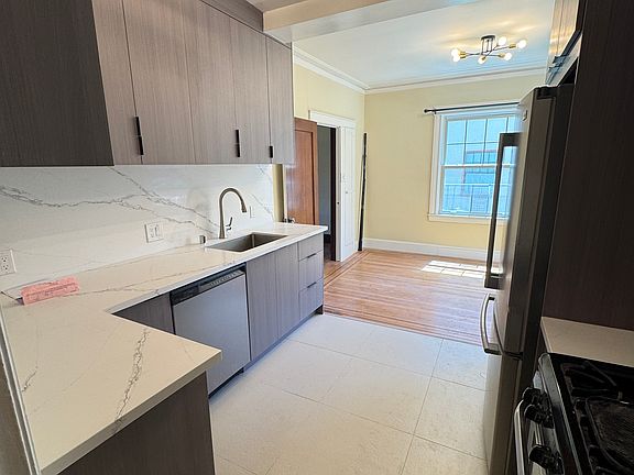 5th image of 350 Laguna Honda Blvd APT 10