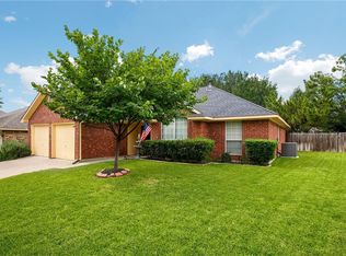 5441 Blue Water Lake Dr, Fort Worth, TX 76137