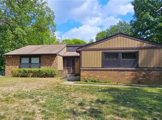 1340 Alamae Lakes Rd, Washington, PA 15301