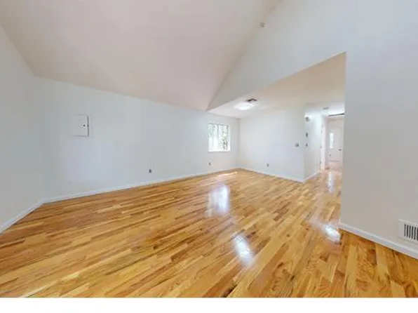 165 Fulton St Floor 2, Staten Island, NY 10304