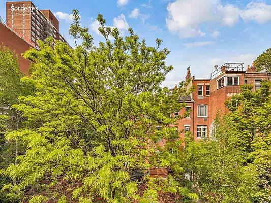 Rented by Sotheby's International Realty | media 25