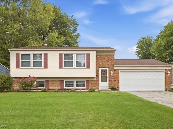 26959 Southwood Ln, Olmsted Township, OH 44138