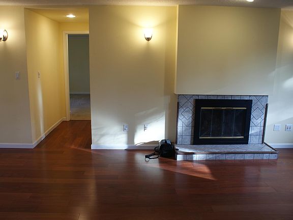 2nd image of 16938 NE 17th Pl