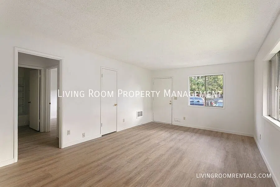 Newly Renovated Single Level Apartment in St. Johns — Photo 2