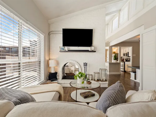5916 Sandhurst Ln APT 225, Dallas, TX 75206
