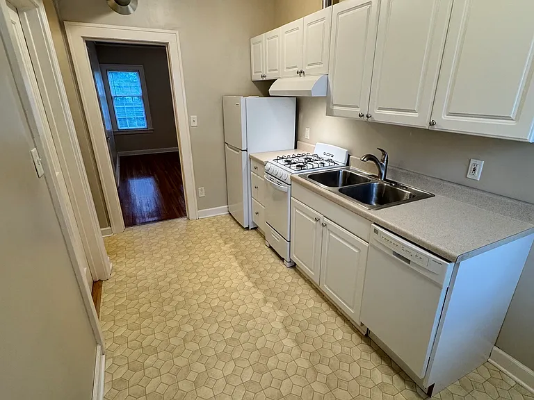 417 Lyon St NE #4 — Photo 12