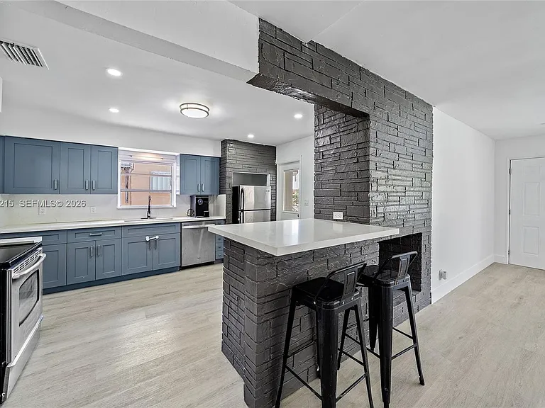 230 NE 2nd Pl — Photo 12