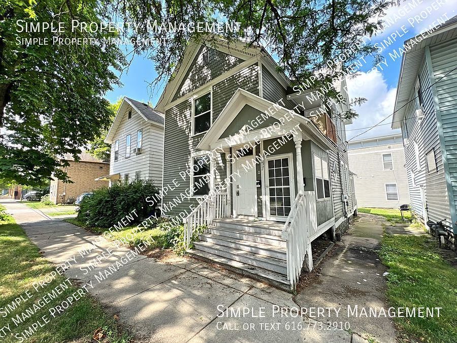 1st image of 157 Lexington Ave NW #1
