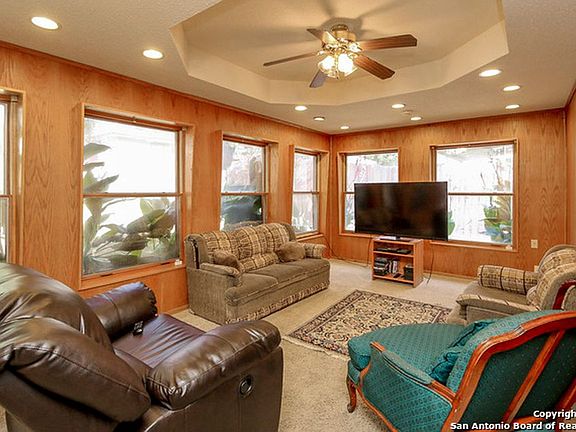 3rd image of 6327 Pickering Dr