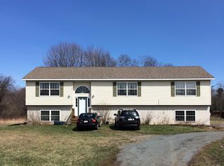 111 Valley View Rd, Greentown, PA 18426