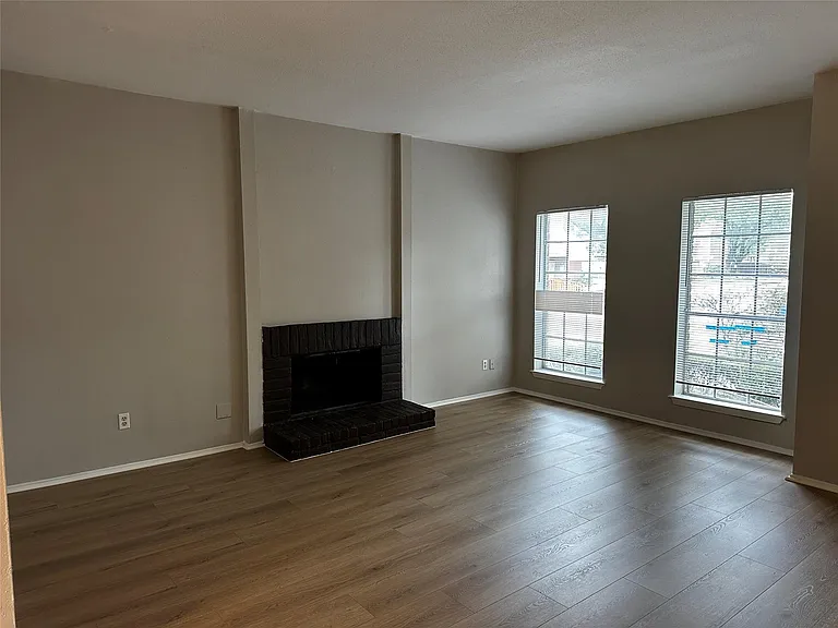 11710 Southlake Dr #12 — Photo 2