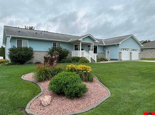 807 1st St, Dodge, NE 68633