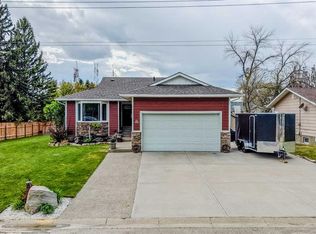 20 N 1a St E, Magrath, AB T0K 1J0