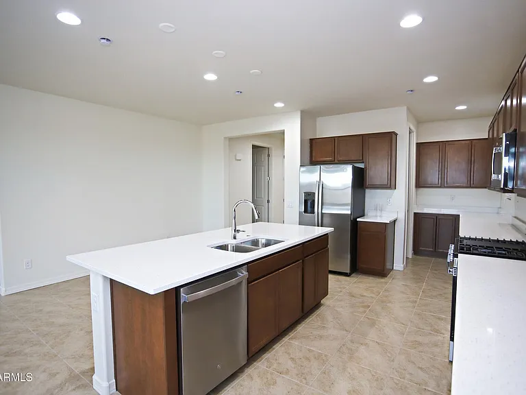 879 W Finch Dr — Photo 39