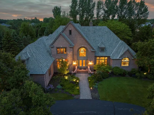 10625 North Pine Ridge DRIVE, Mequon, WI 53092